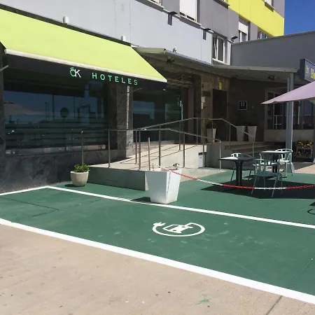 Ok Estudios Plata Hotell 3*