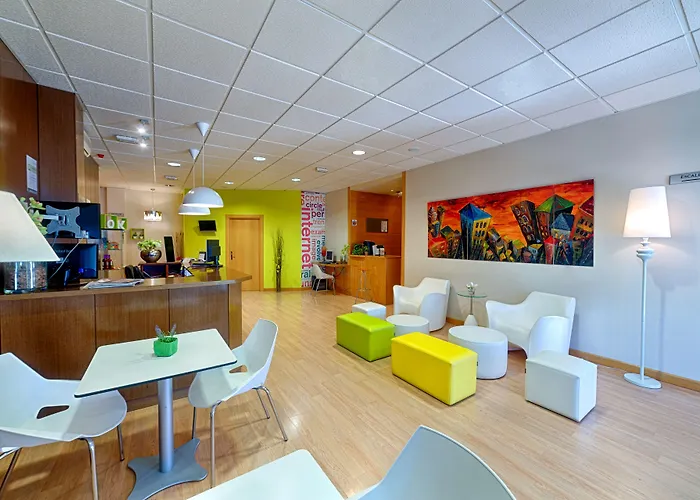 Ok Estudios Plata Hotel