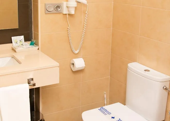 Ok Estudios Plata Hotel